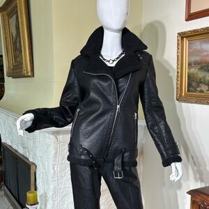 Forever 21 Faux Leather Shearling Lined Biker Zippered Jacket